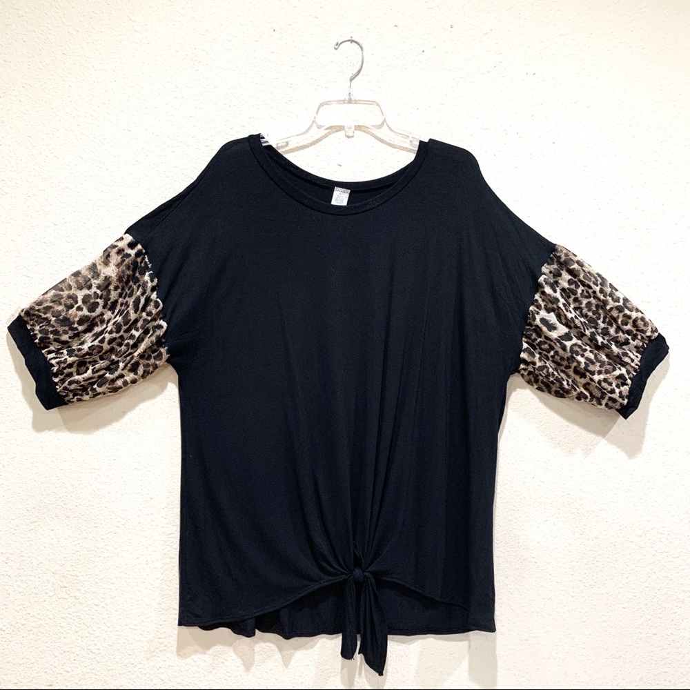 Plus Size Tie-Front Animal Print Sleeve (NWT) Soft - Picture 6 of 8